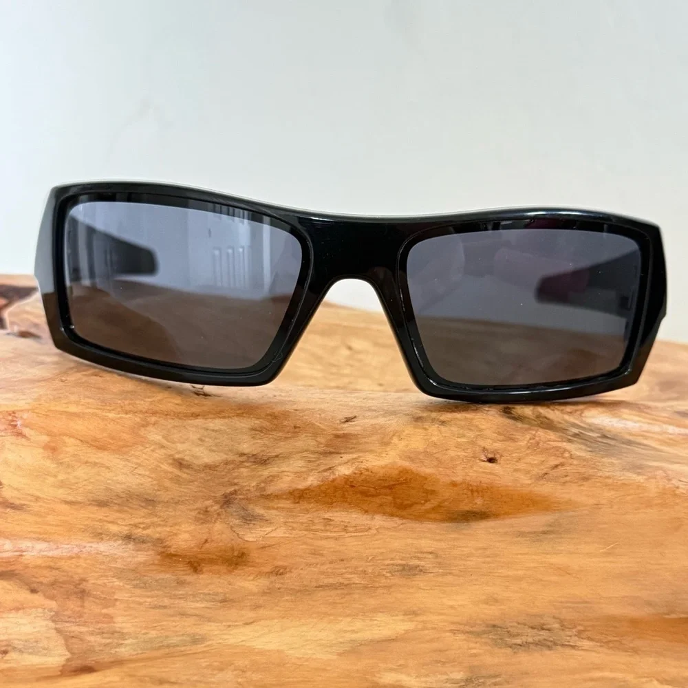 OAKLEY GASCAN Sunglasses Polished Black with Grey Lens 60mm 03-471 Includes Case